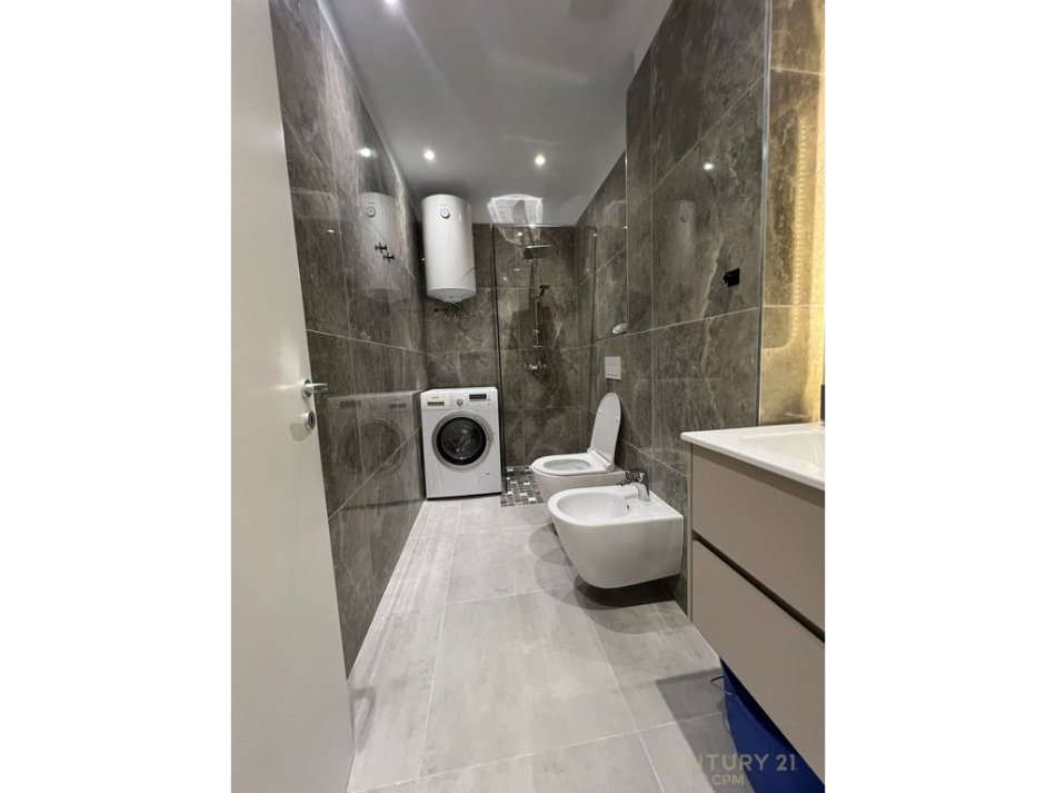 Tirane, jepet me qera apartament 1+1 Kati 2, 60 m² 800 € (Rr.Kodra e Diellit)