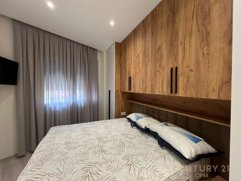Tirane, jepet me qera apartament 1+1 Kati 2, 60 m² 800 € (Rr.Kodra e Diellit)