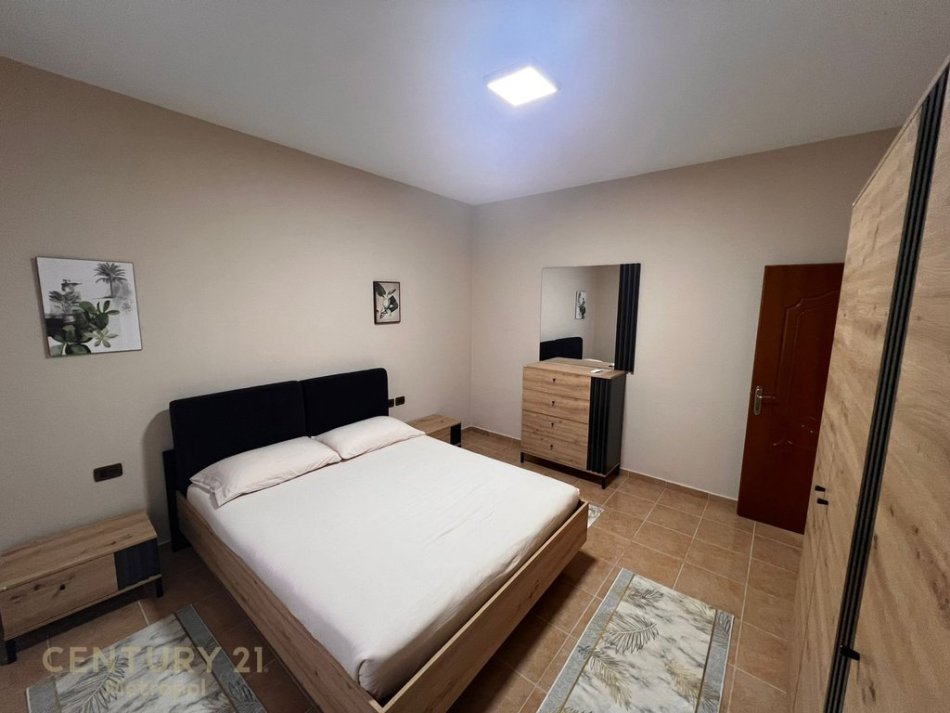 Tirane, jepet me qera apartament 2+1 Kati 1, 88 m² 600 € (Rr.Vilat Gjermane)