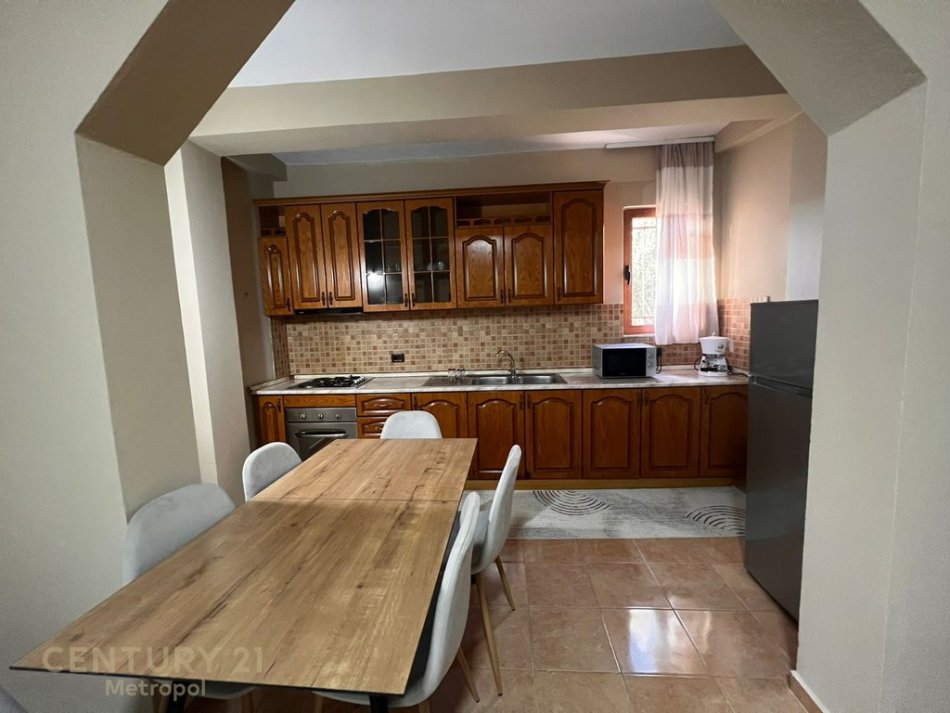 Tirane, jepet me qera apartament 2+1 Kati 1, 88 m² 600 € (Rr.Vilat Gjermane)