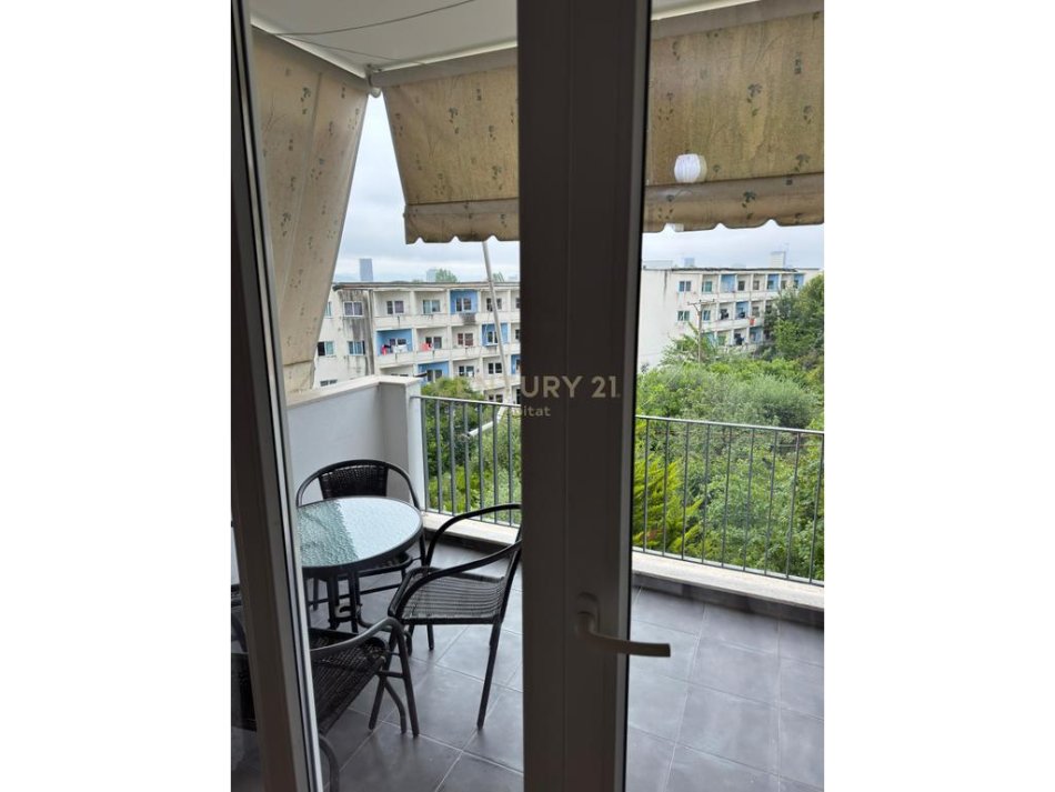 Tirane, jepet me qera apartament 2+1 Kati 3, 84 m² 500 € (Kompleksi Ana)