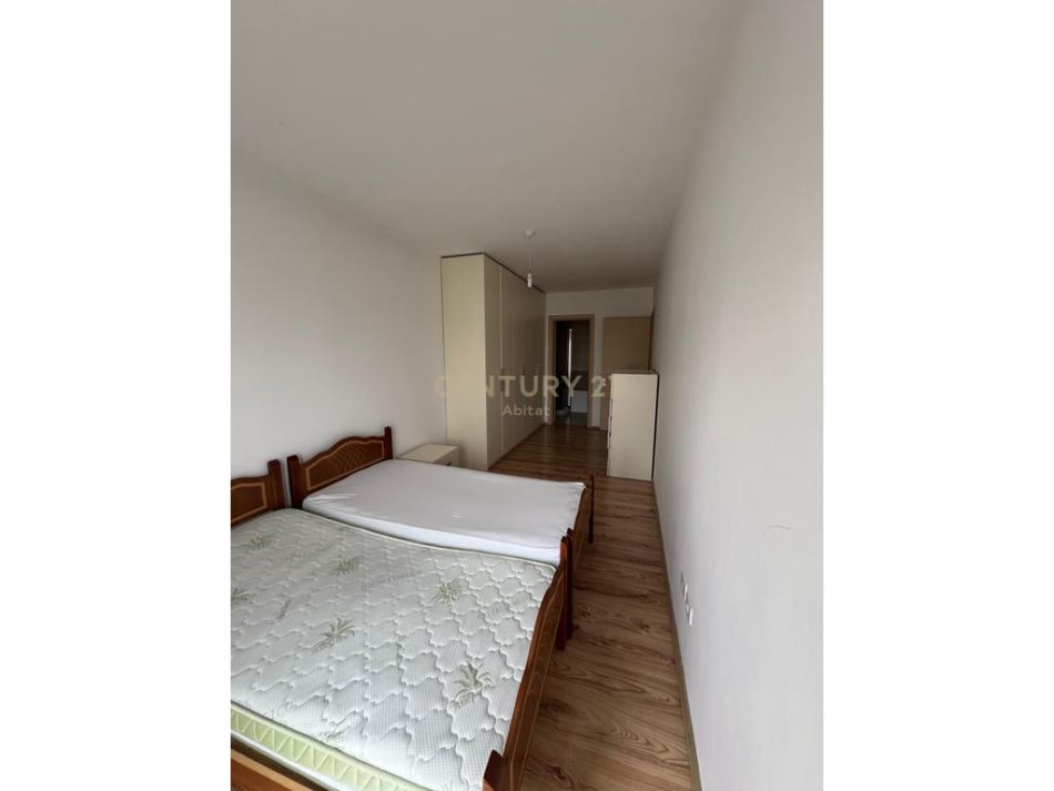 Tirane, jepet me qera apartament 2+1 Kati 3, 84 m² 500 € (Kompleksi Ana)