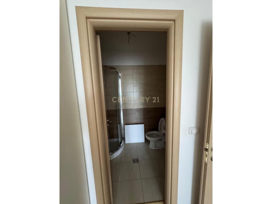 Tirane, jepet me qera apartament 2+1 Kati 3, 84 m² 500 € (Kompleksi Ana)