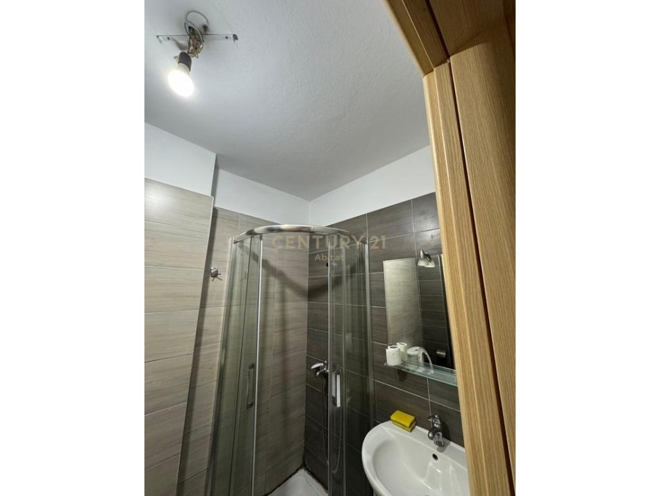 Tirane, jepet me qera apartament 2+1 Kati 3, 84 m² 500 € (Kompleksi Ana)