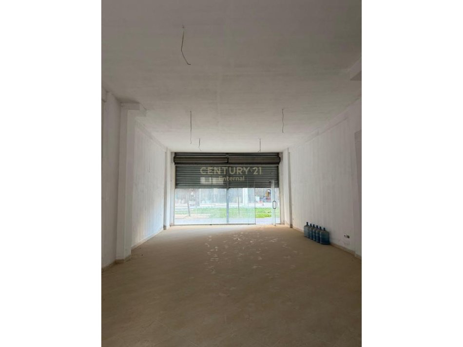 Tirane, jepet me qera ambjent biznesi Kati 0, 76 m² 500 € (Yzberish)