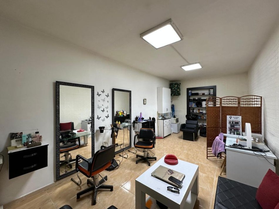 Tirane, jepet me qera ambjent biznesi Kati 0, 32 m² 500 € (Myslym Shyri)