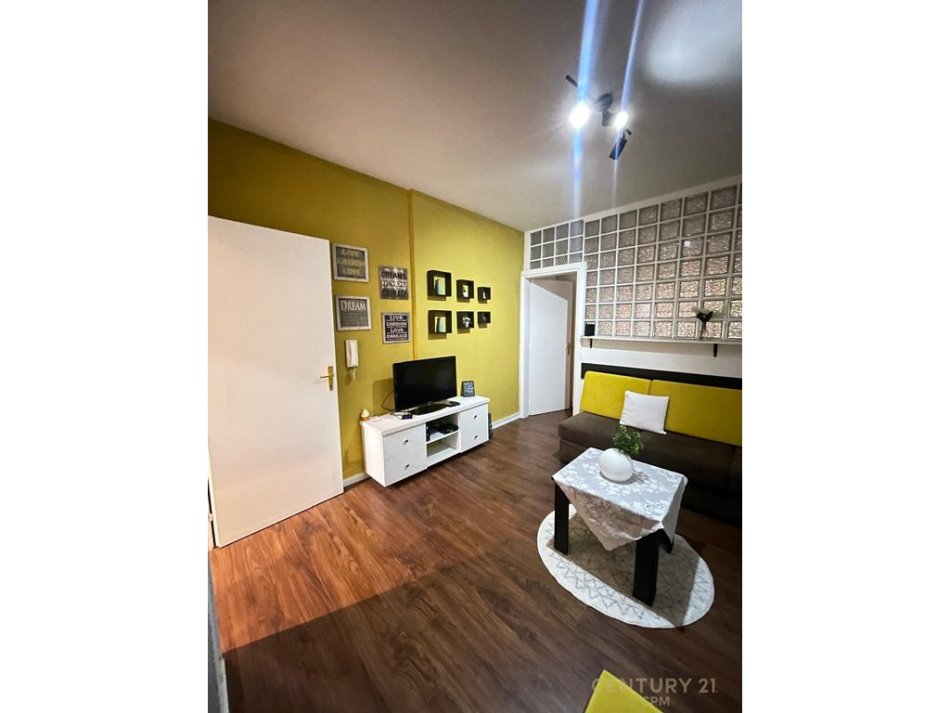 Tirane, shitet apartament 1+1 Kati 1, 50 m² 130.000 € (Rr.Shyqyri Ishmi)