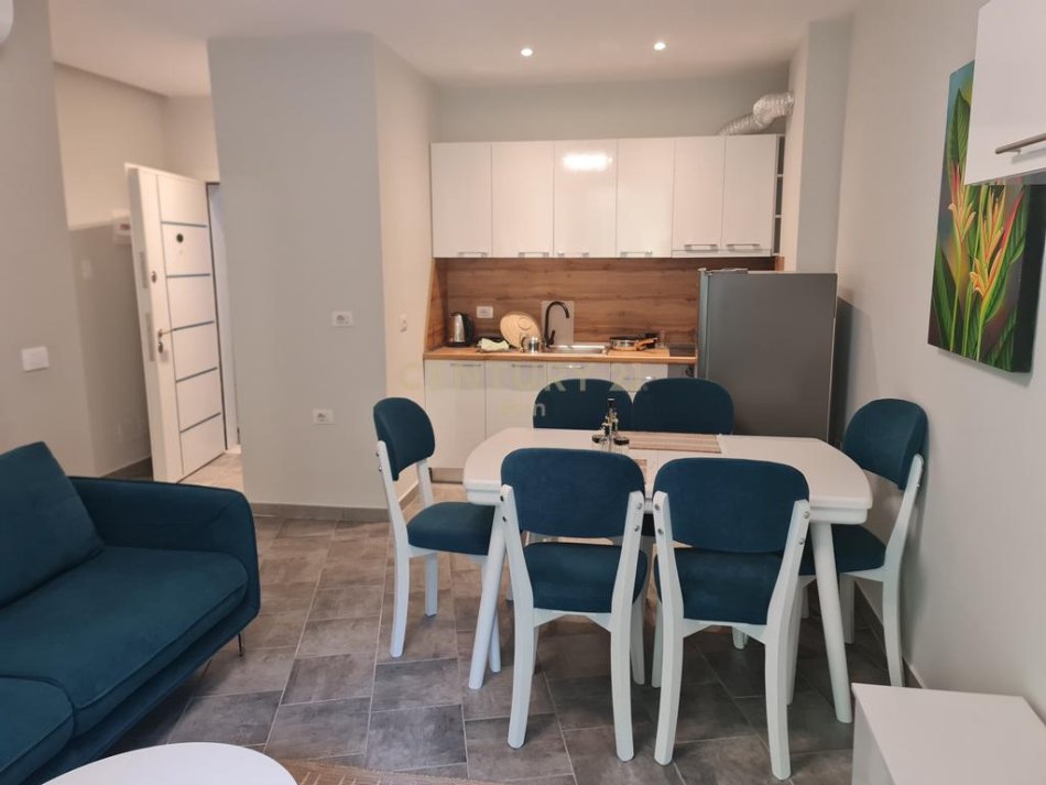 Durres, jepet me qera apartament 1+1 Kati 4, 60 m² 450 € (Vollga)
