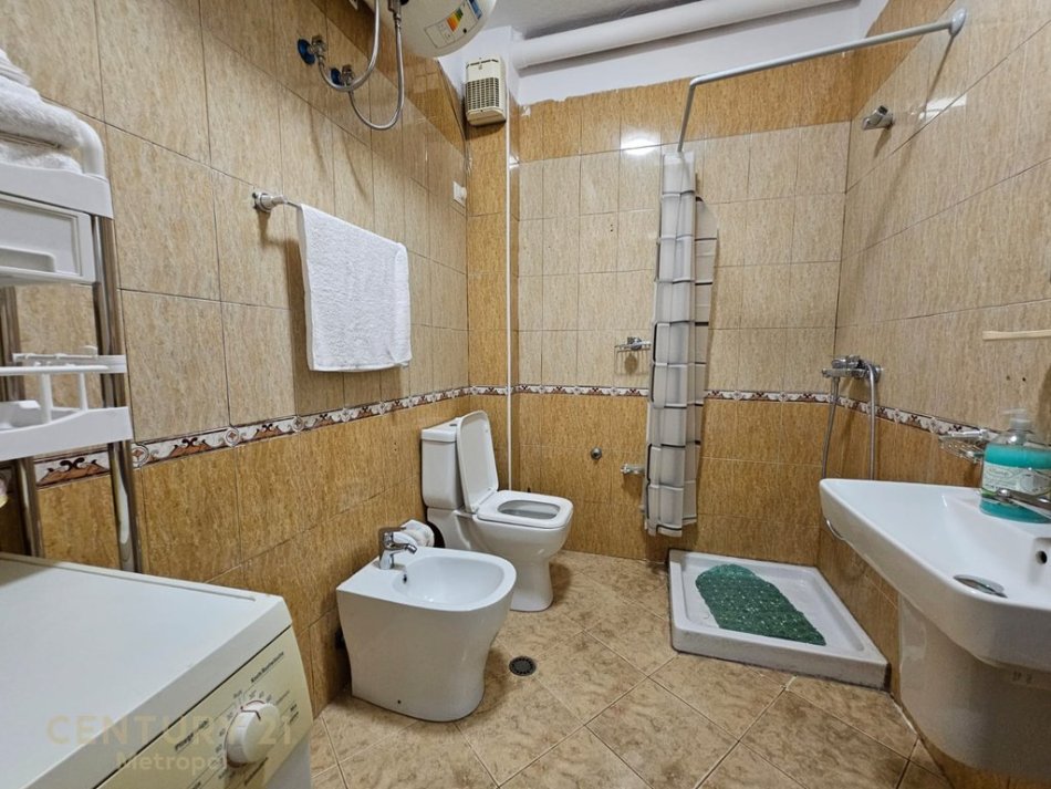 Tirane, jepet me qera apartament 1+1 Kati 4, 73 m² 450 € (Rr.Rrapo Hekali)