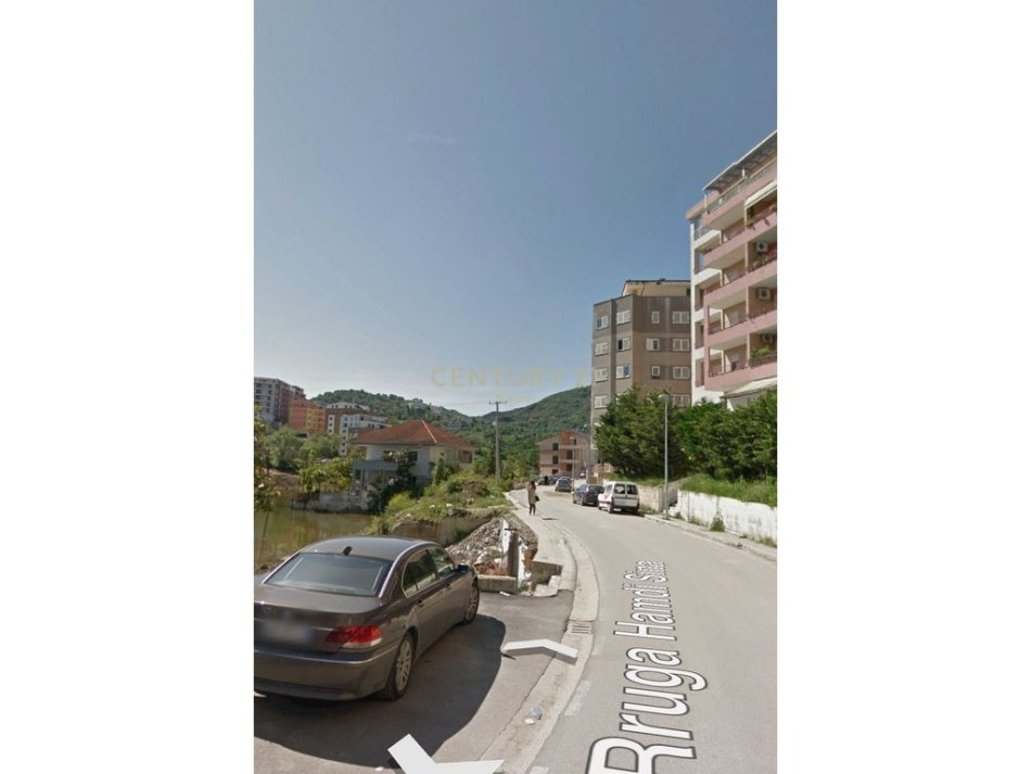 Tirane, jepet me qera ambjent biznesi Kati 0, 100 m² 1.000 € (Liqeni i Thate)