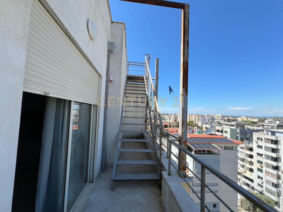 Durres Plazh, jepet me qera apartament 1+1 Kati 10, 50 m² 300 € (Plazh Iliria)