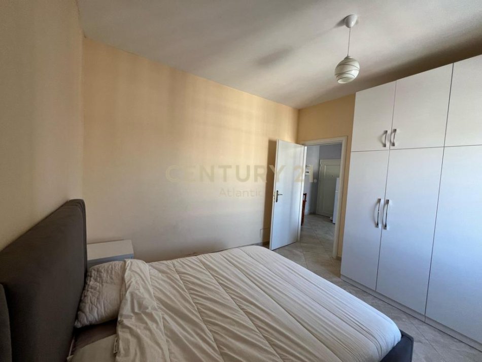 Durres Plazh, jepet me qera apartament 1+1 Kati 10, 50 m² 300 € (Plazh Iliria)