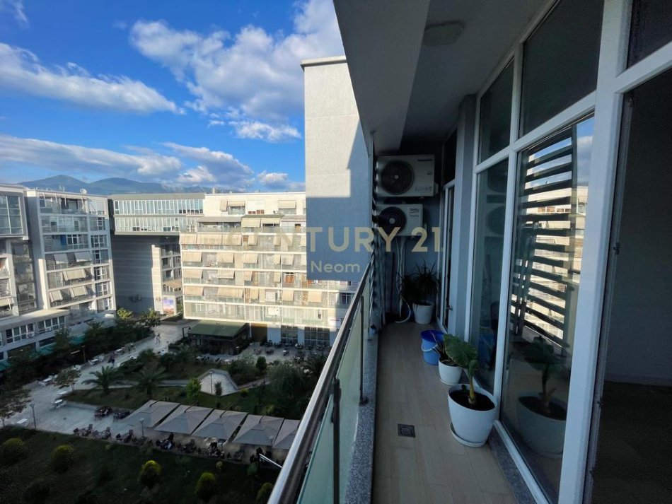 Tirane, jepet me qera apartament 2+1 Kati 1, 75 m² 550 € (Brryli)
