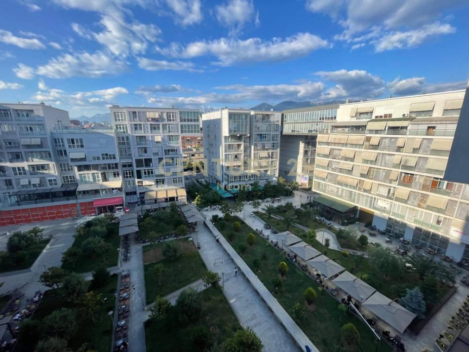 Tirane, jepet me qera apartament 2+1 Kati 1, 75 m² 550 € (Brryli)