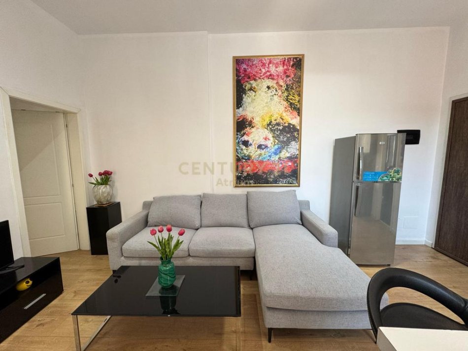 Tirane, jepet me qera 1+1 tek kompleksi Delijorgji