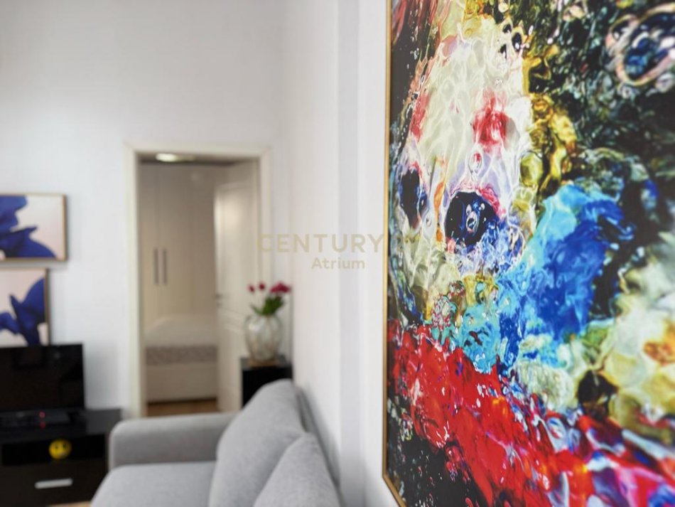 Tirane, jepet me qera apartament 1+1+Aneks+Ballkon Kati 7, 75 m² 600 € 