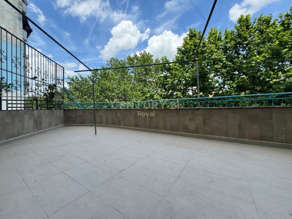 Tirane, shitet apartament 2+1+Ballkon Kati 1, 120 m² 176.500 € 