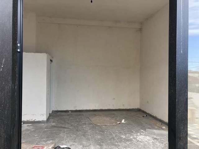 Tirane, jepet me qera Kati 0, 30 m² 300 Euro