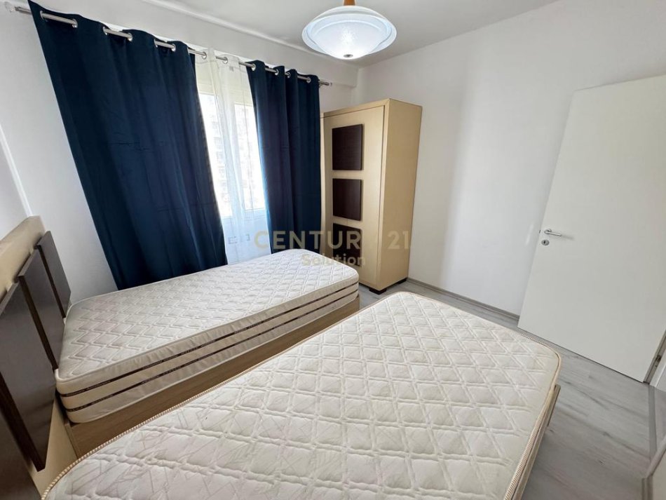 Tirane, jepet me qera apartament 2+1 Kati 2, 92 m² 500 € (Vila L)