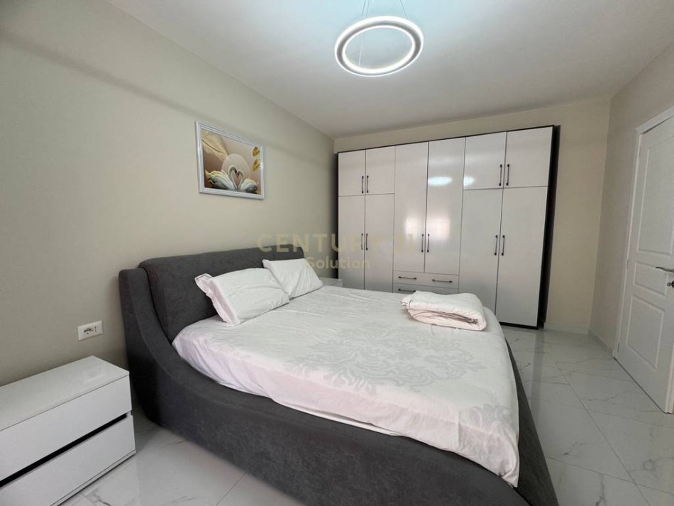 Tirane, jepet me qera apartament 1+1 Kati 6, 60 m² 600 € (Ish prokuroria e Tiranes)