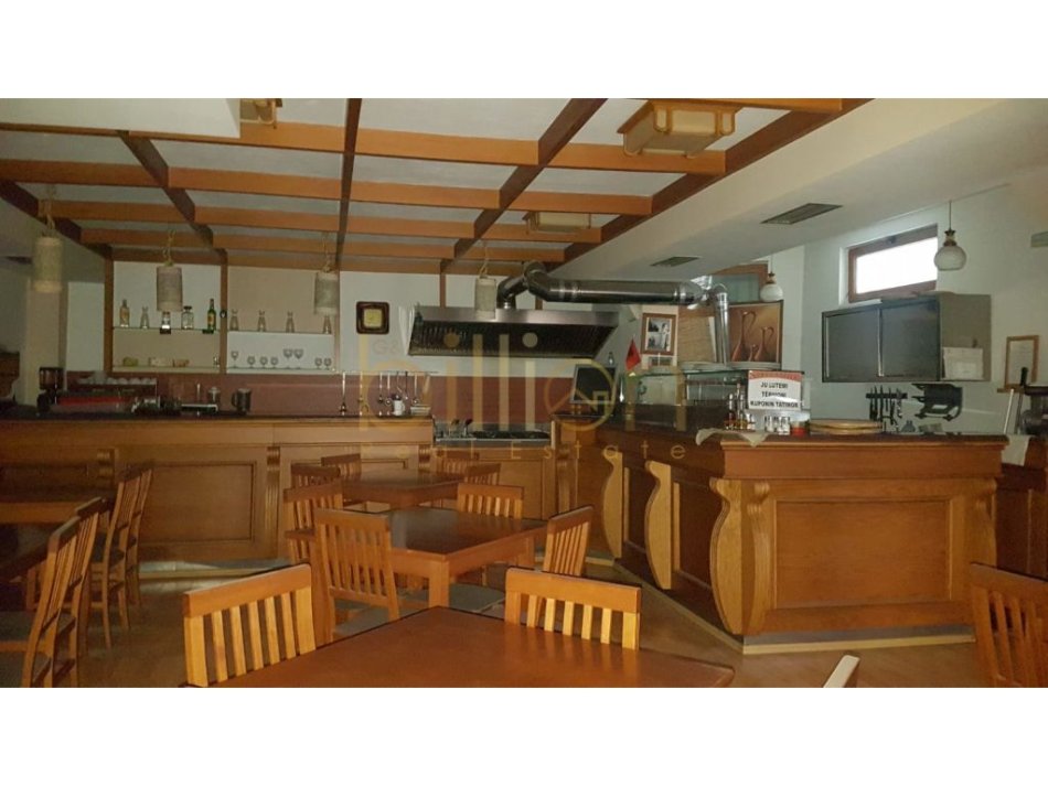 Tirane, shitet ambjent biznesi Kati 0, 100 m² 120.000 € (Rr.Mihal Grameno, Tirana, Albania)