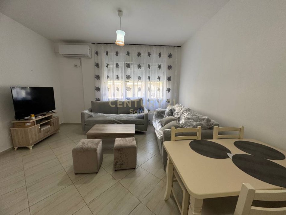 Tirane, jepet me qera apartament 2+1 Kati 2, 85 m² 600 € (Kompleksi Fz)