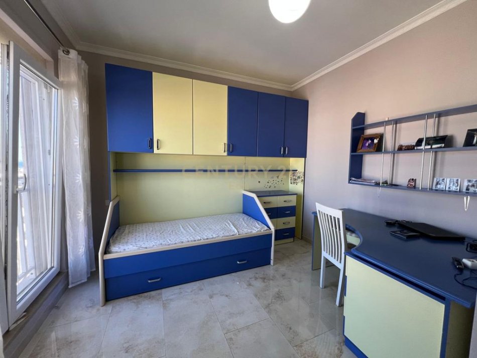 Durres, jepet me qera apartament 2+1 Kati 9, 112 m² 600 € (Gjykata Durres)