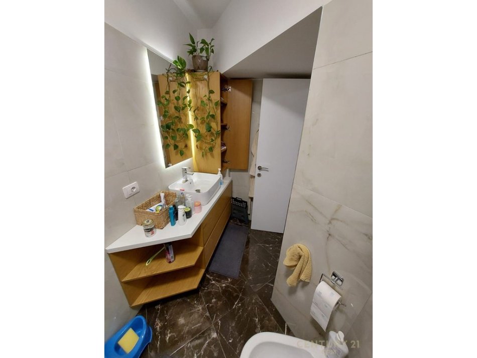 Tirane, jepet me qera apartament 2+1 Kati 10, 80 m² 650 € 
