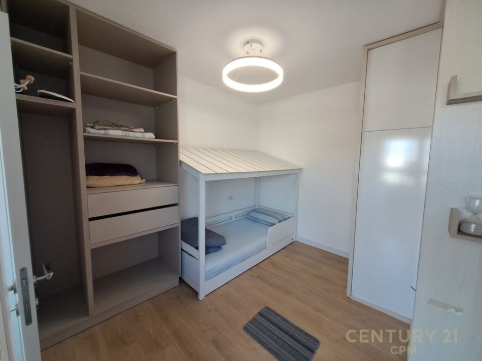 Tirane, jepet me qera apartament 2+1 Kati 10, 80 m² 650 € 