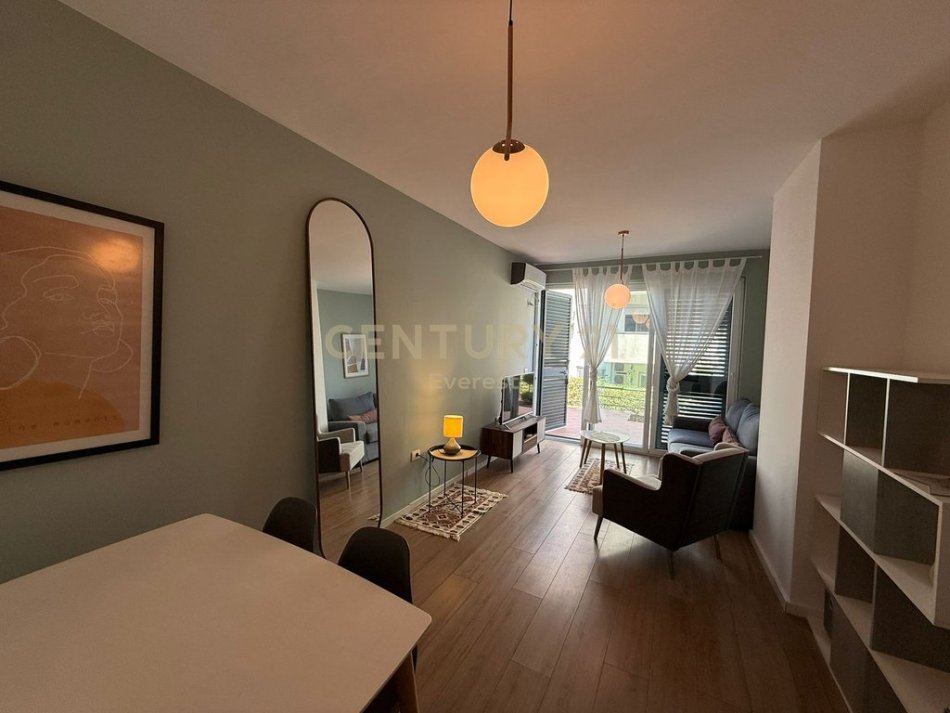 Tirane, jepet me qera apartament 1+1 Kati 2, 50 m² 550 € (Rr.Kodra e Diellit)