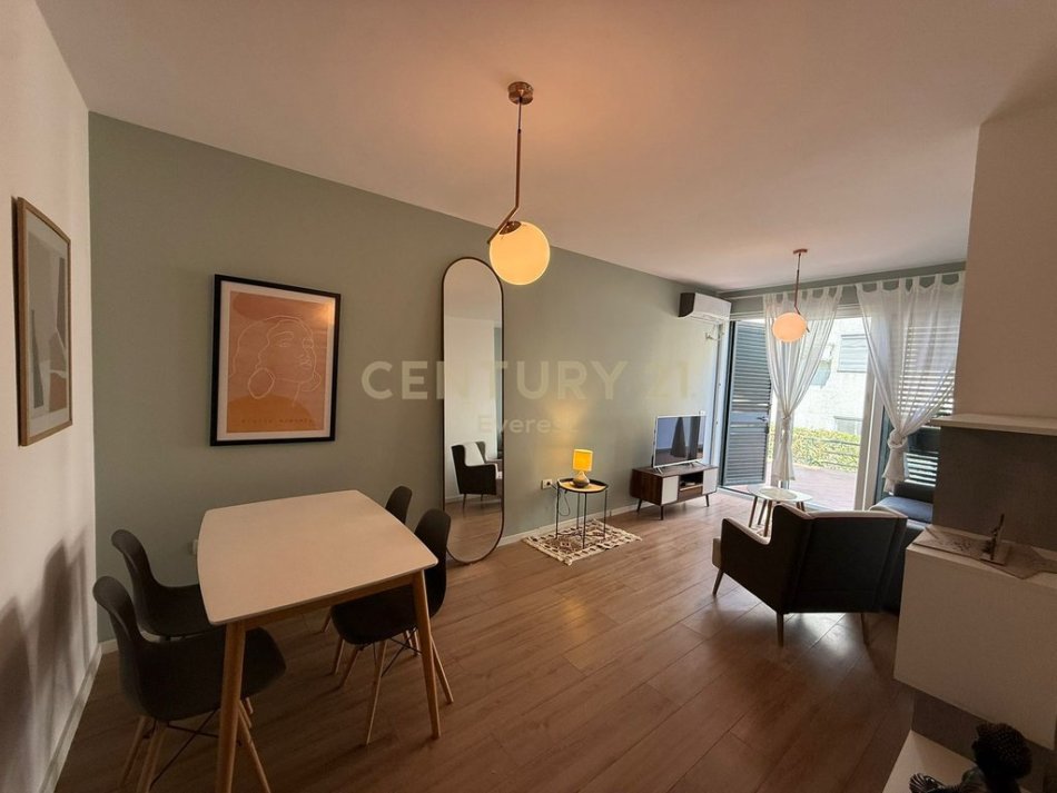 Tirane, jepet me qera apartament 1+1 Kati 2, 50 m² 550 € (Rr.Kodra e Diellit)