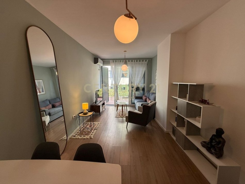 Tirane, jepet me qera apartament 1+1 Kati 2, 50 m² 550 € (Rr.Kodra e Diellit)
