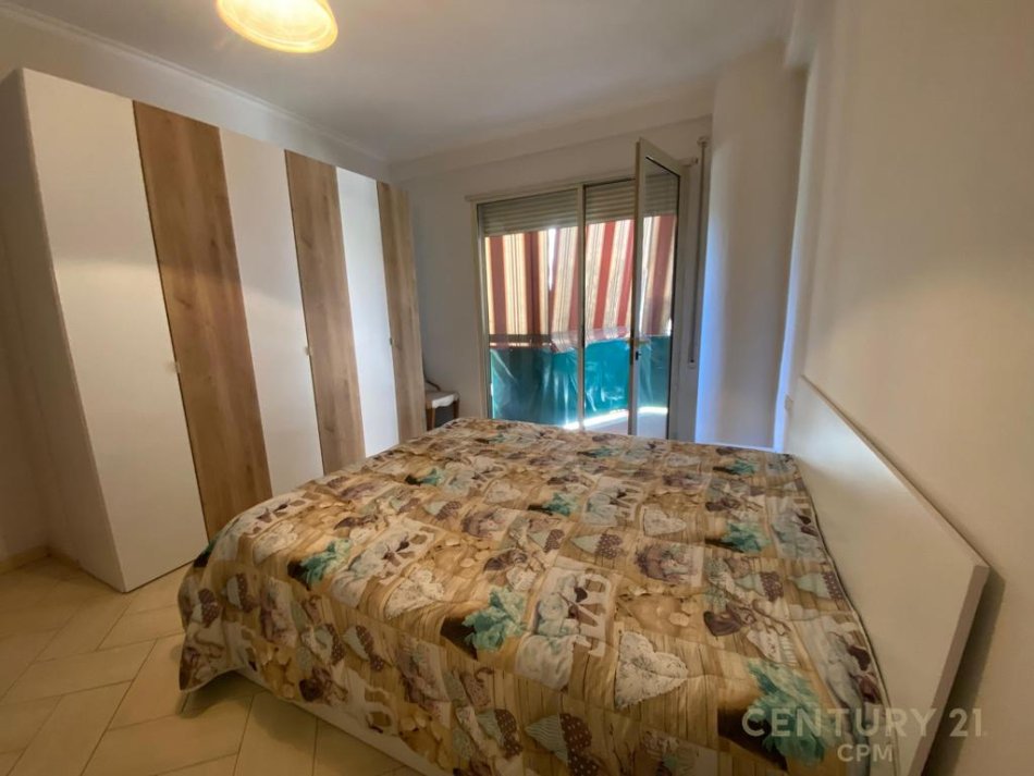 Tirane, jap me qera 1+1+Ballkon Kati 2, 57 m² 550 € 