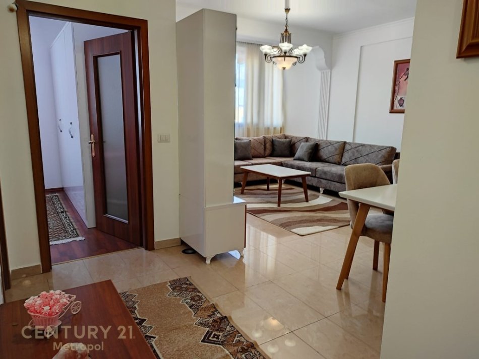 Tirane, jepet me qera apartament 2+1 Kati 9, 83 m² 600 € 
