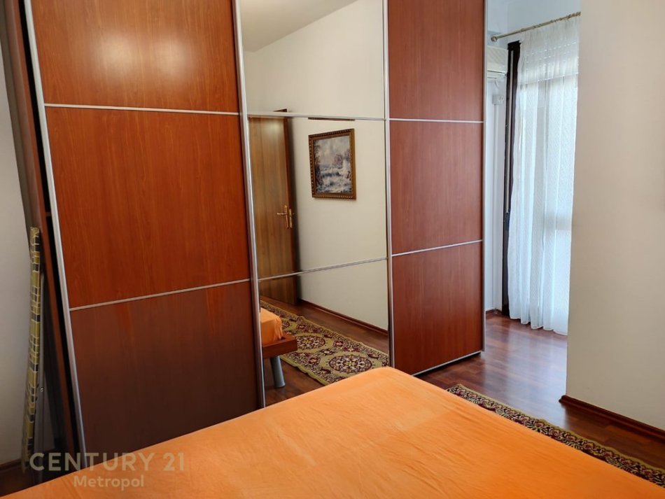 Tirane, jepet me qera apartament 2+1 Kati 9, 83 m² 600 € 