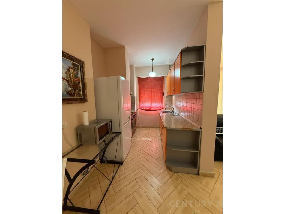 Tirane, jepet me qera apartament 2+1 Kati 6, 75 m² 500 € (Rruga e Kavajes)