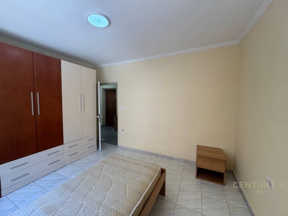 Tirane, shitet apartament 3+1 Kati 3, 95 m² 210.000 € 