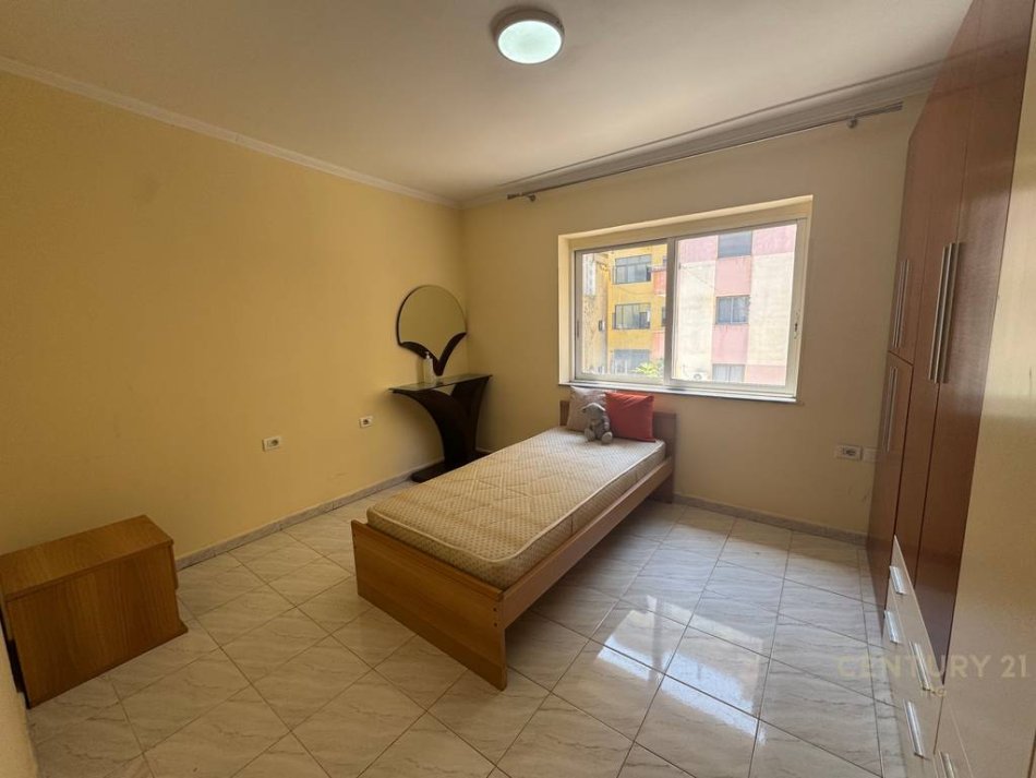 Tirane, shitet apartament 3+1 Kati 3, 95 m² 210.000 € 