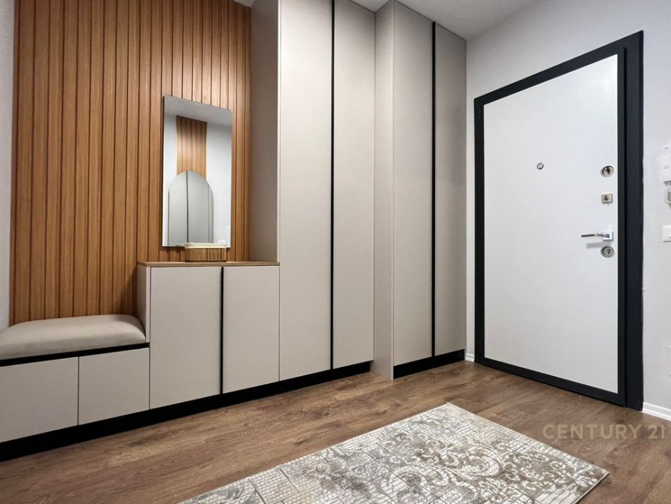 Tirane, jepet me qera 1+1 Kati 5, 78 m² 600 € 