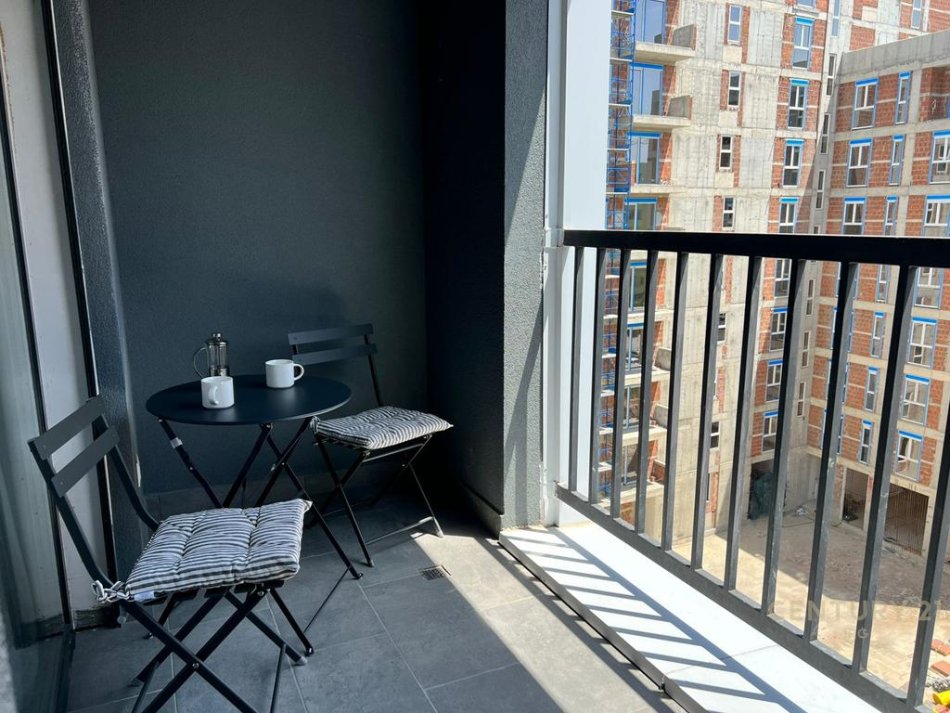 Tirane, jepet me qera 1+1 Kati 5, 78 m² 600 € 