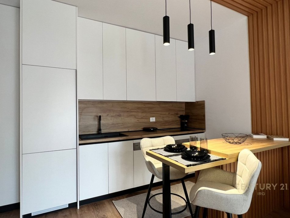 Tirane, jepet me qera 1+1 Kati 5, 78 m² 600 € 