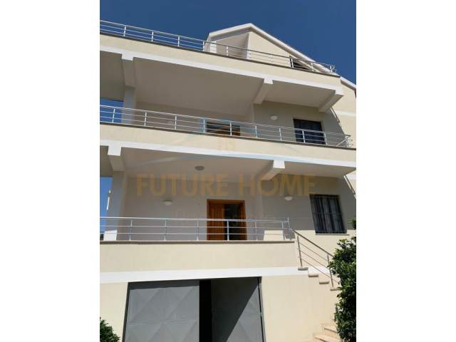 Shitet, Shtëpi Private, Fresku, Tiranë. 370,000 € ID: OPP+27363