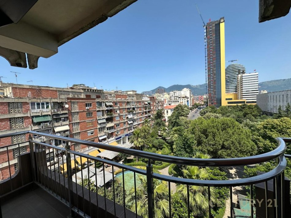 Tirane, jepet me qera apartament 1+1 Kati 5, 81 m² 1.000 € 
