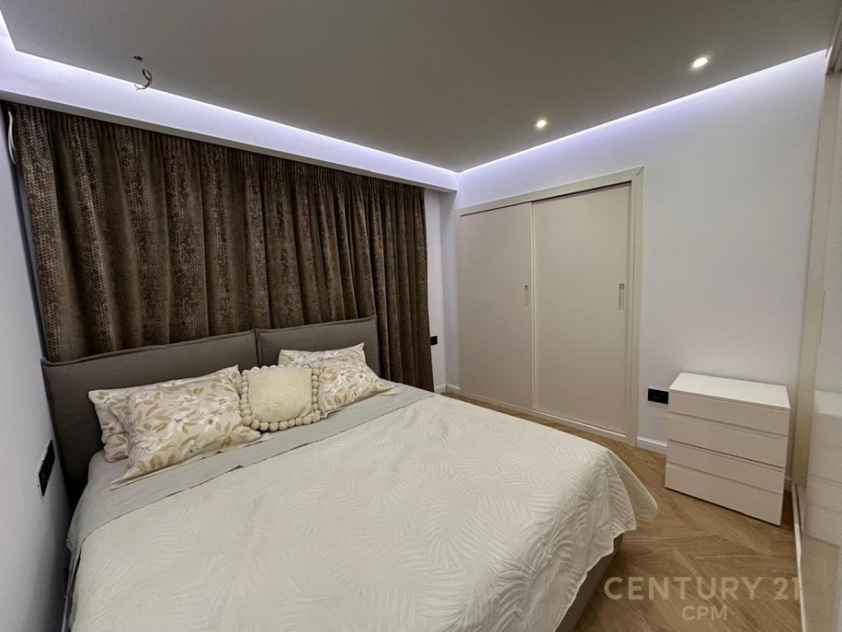 Tirane, jepet me qera apartament 1+1 Kati 5, 81 m² 850 € 
