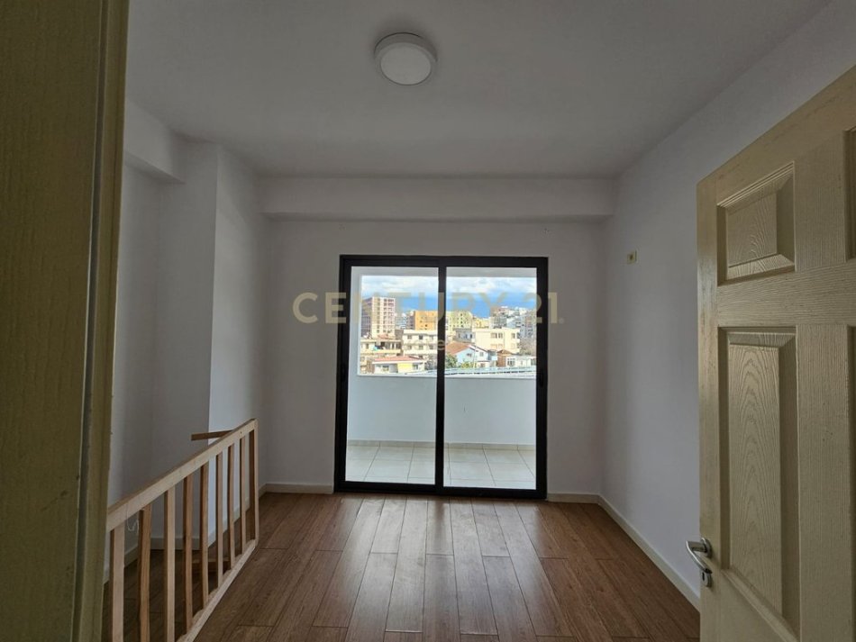 Tirane, jepet me qera apartament 2+1 Kati 4, 100 m² 400 € (Astir)