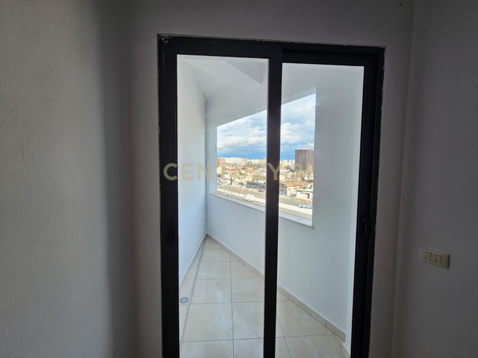 Tirane, jepet me qera apartament 2+1 Kati 4, 100 m² 400 € (Astir)