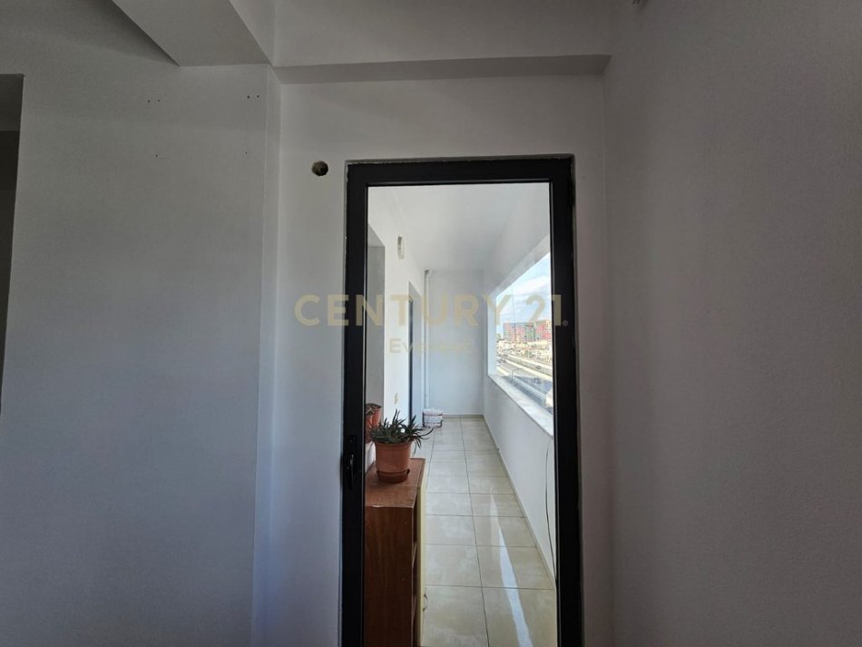 Tirane, jepet me qera apartament 2+1 Kati 4, 100 m² 400 € (Astir)