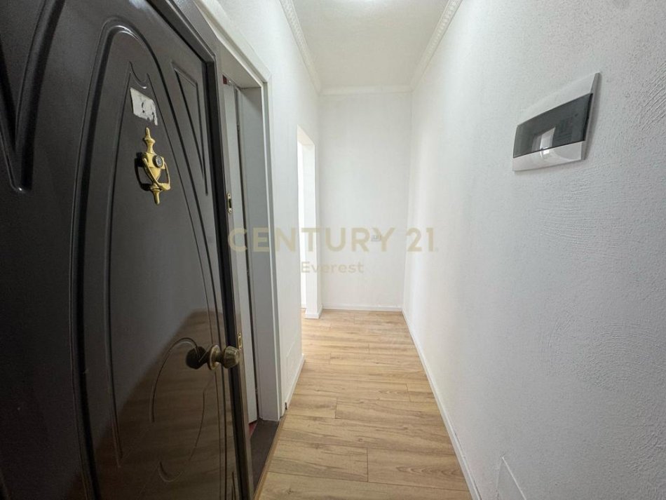 Shqiperi, shitet apartament 1+1 Kati 9, 55 m² 87.000 € (Rr.Besim Alla)