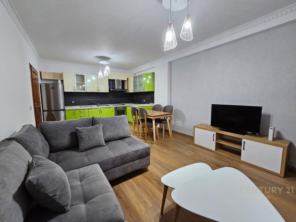 Tirane, jepet me qera apartament 1+1 Kati 2, 66 m² 600 € (Rruga Frosina Plaku)