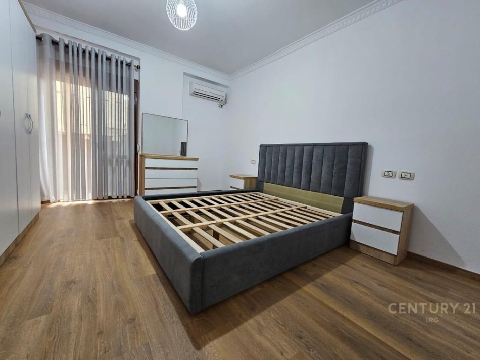 Tirane, jepet me qera apartament 1+1 Kati 2, 66 m² 600 € (Rruga Frosina Plaku)